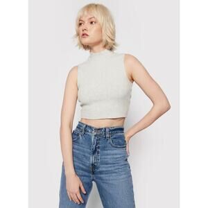 Levi's Women's Mock Neck‎ Ribbed Crop Top in Light Mist Heather Grey Small $45